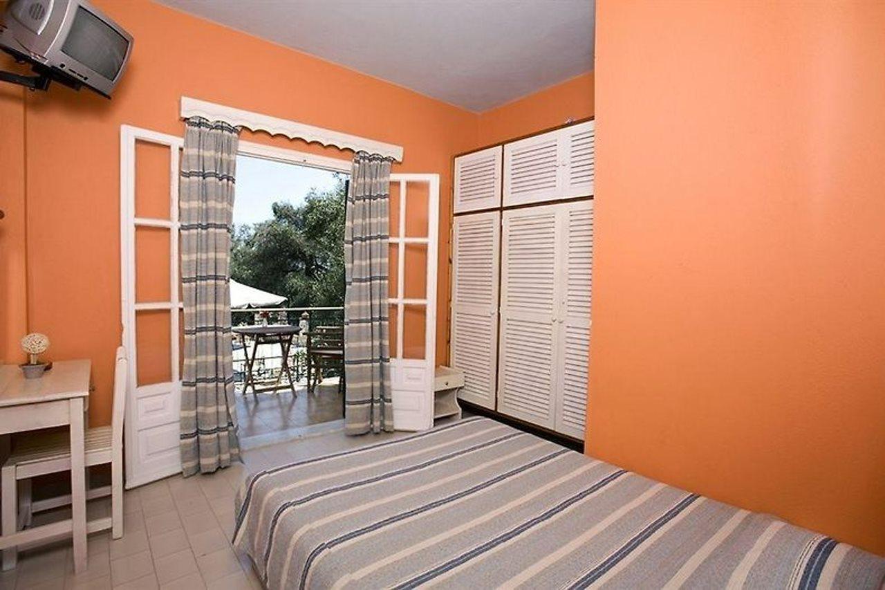 Yannis Servos Barbati Apartments Exterior foto